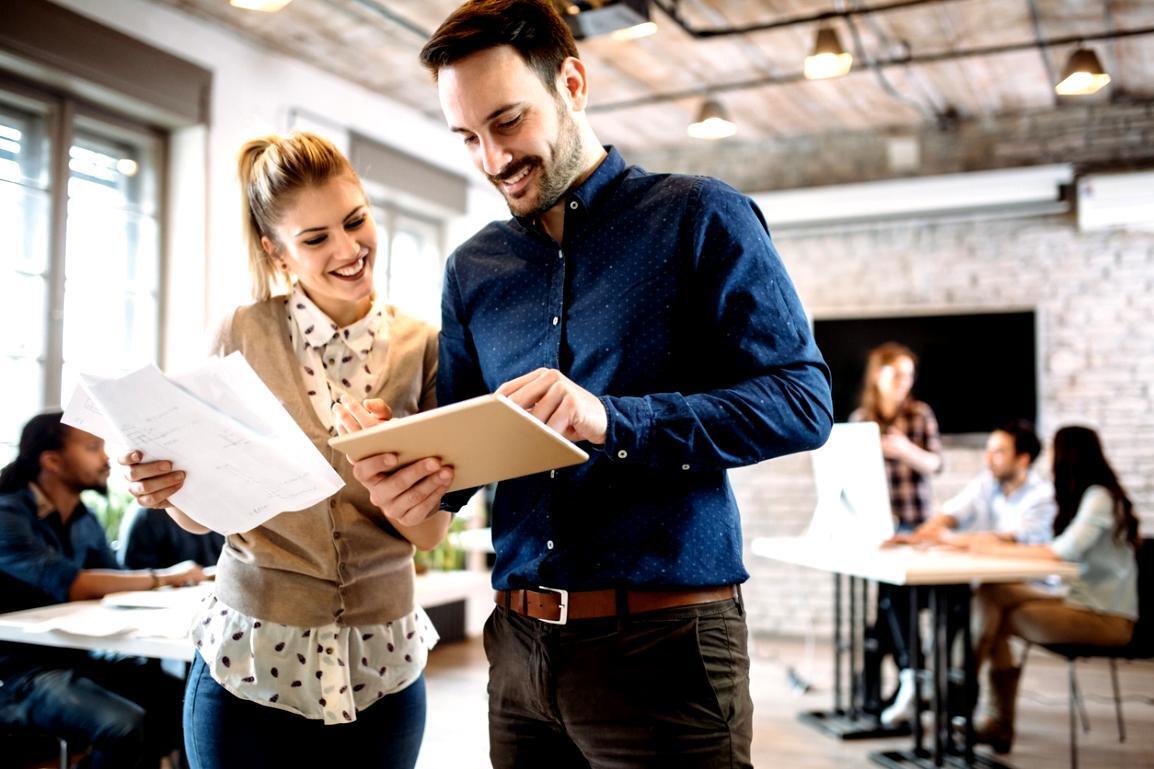 Professionelle Finanzberatung im persönlichen Gespräch